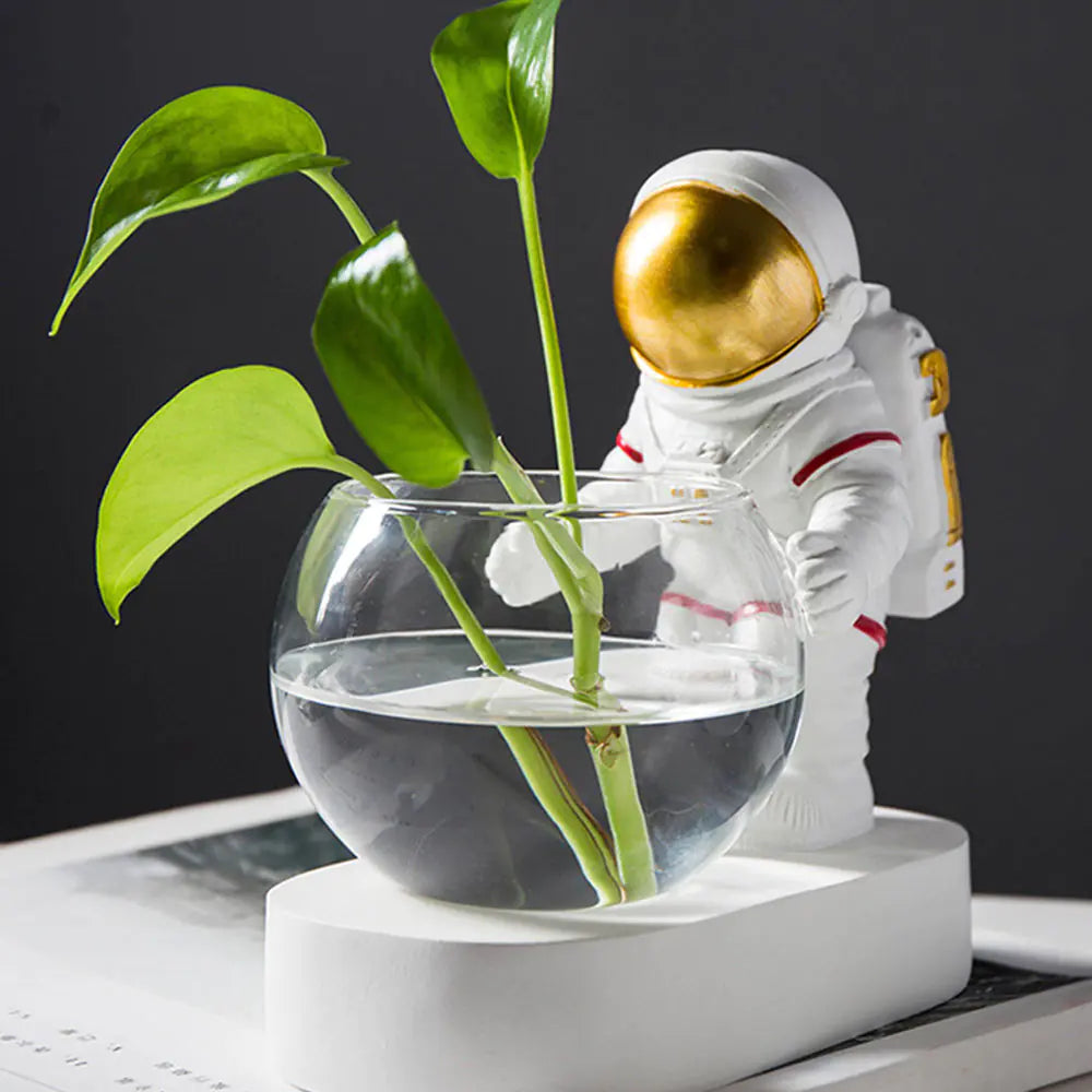 Nordic Astronaut Resin Decorative Hydroponic/ Propagation Glass Vase Accessory