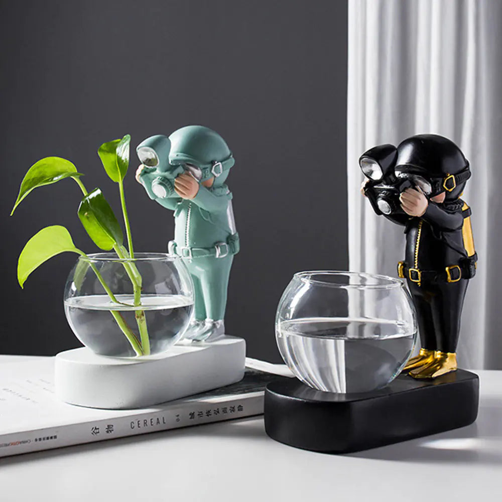 Nordic Astronaut Resin Decorative Hydroponic/ Propagation Glass Vase Accessory